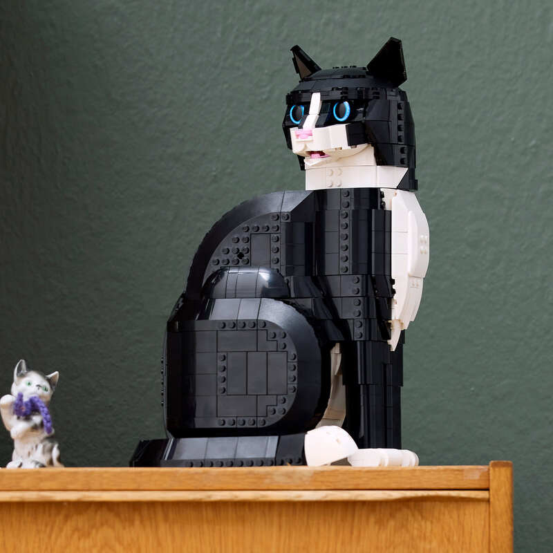 LEGO Tuxedo Cat