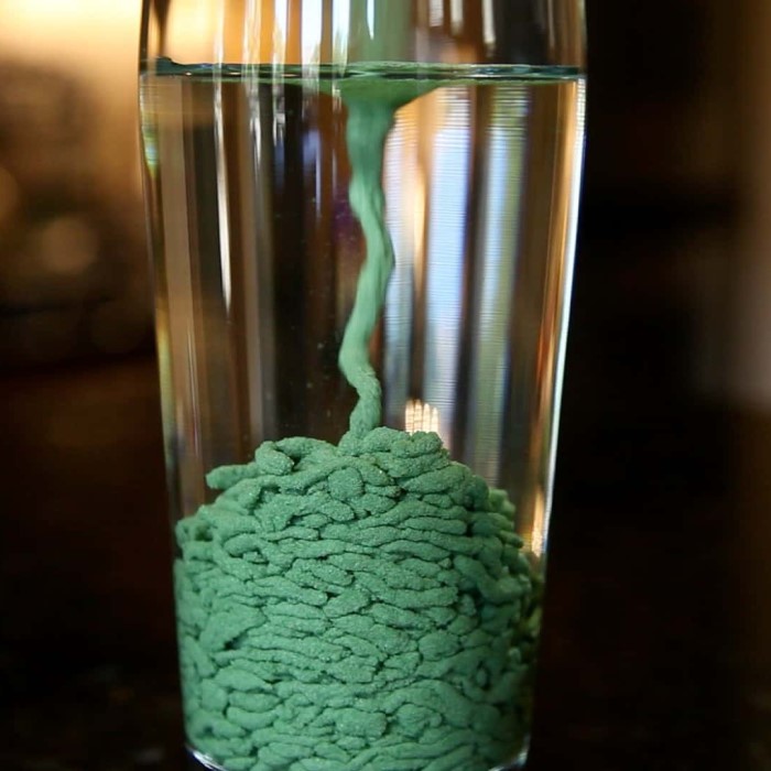 kinetic sand in water