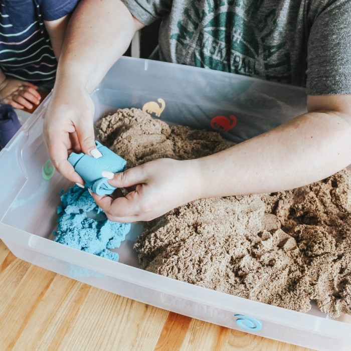 kinetic sand sensory bin