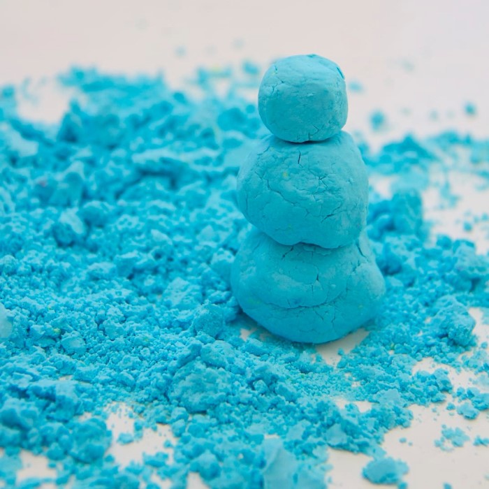 moon sand vs kinetic sand