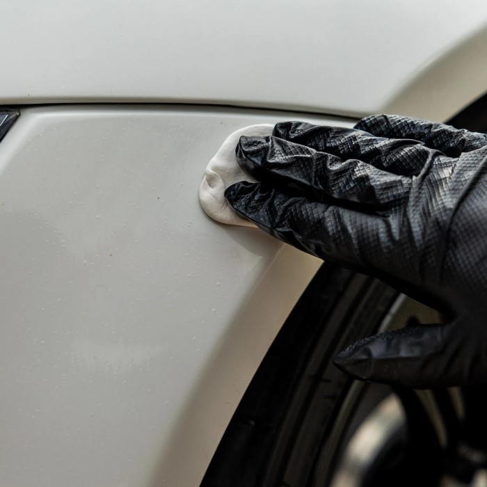 how to clay bar a car