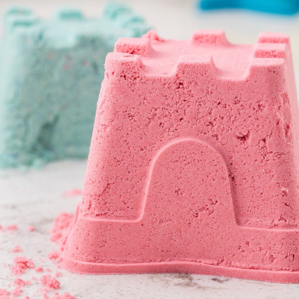 moon sand vs kinetic sand