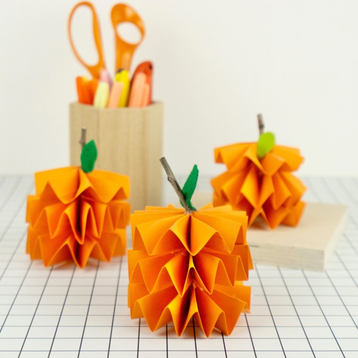 paper pumpkin craft