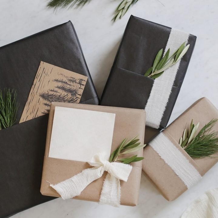 how to wrap a book with pockets