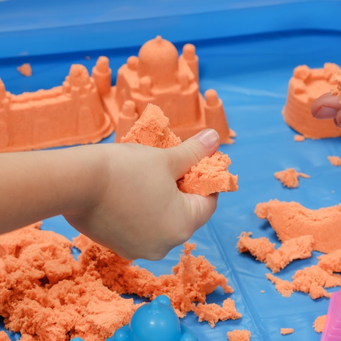 does kinetic sand dry out