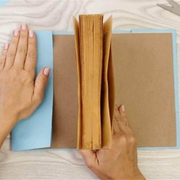 how to wrap a book with pockets