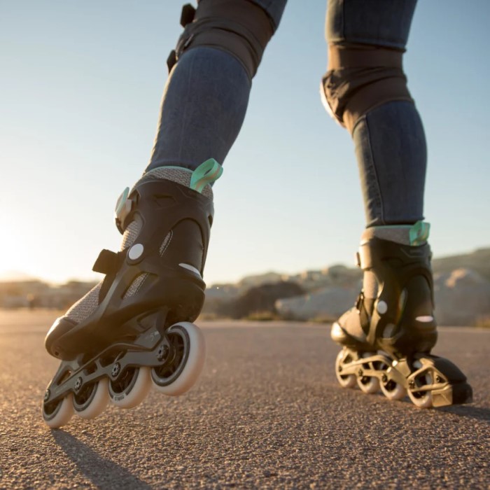 rollerblade vs roller skate