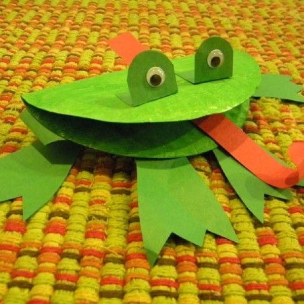 paper plate frog craft
