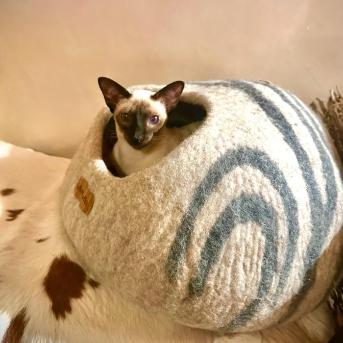 felt cat cave