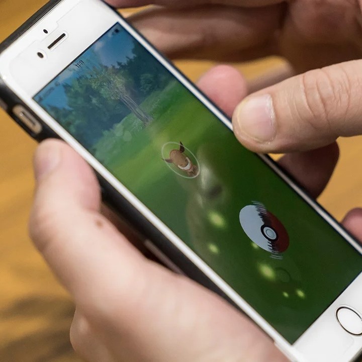 how to play pokemon go