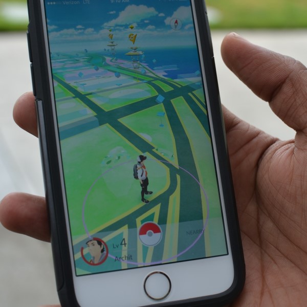 how to play pokemon go