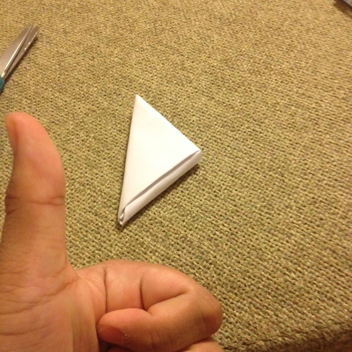 how to make a paper football