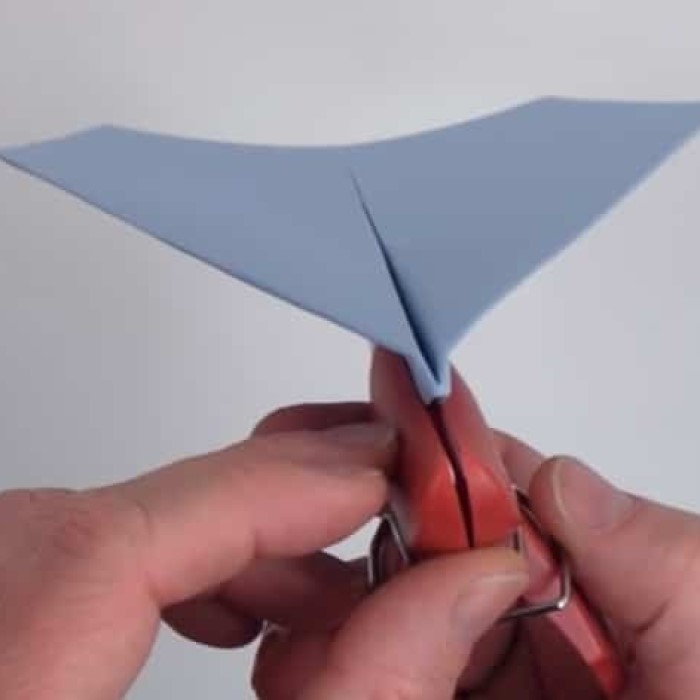 best paper airplane for distance