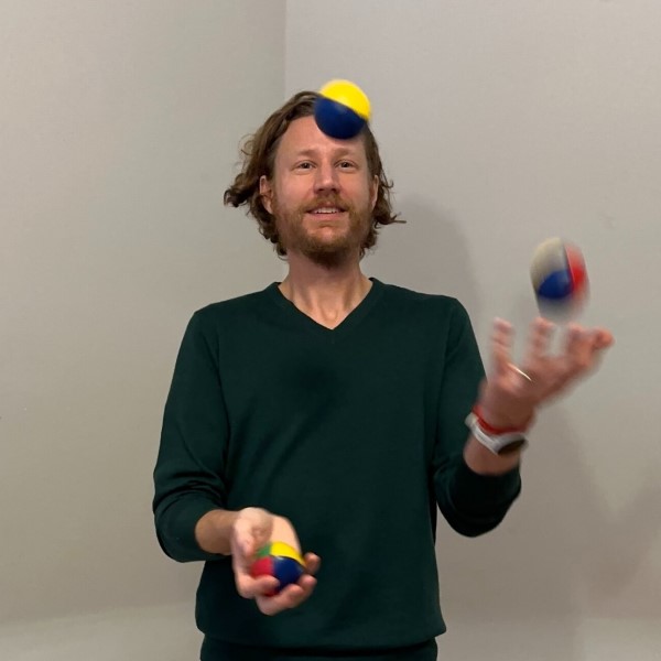 how to juggle